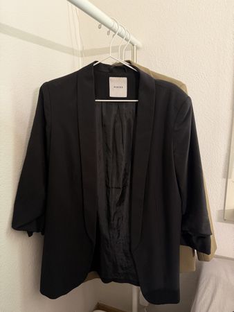 Blazer Pieces schwarz mit gerafften Ärmeln