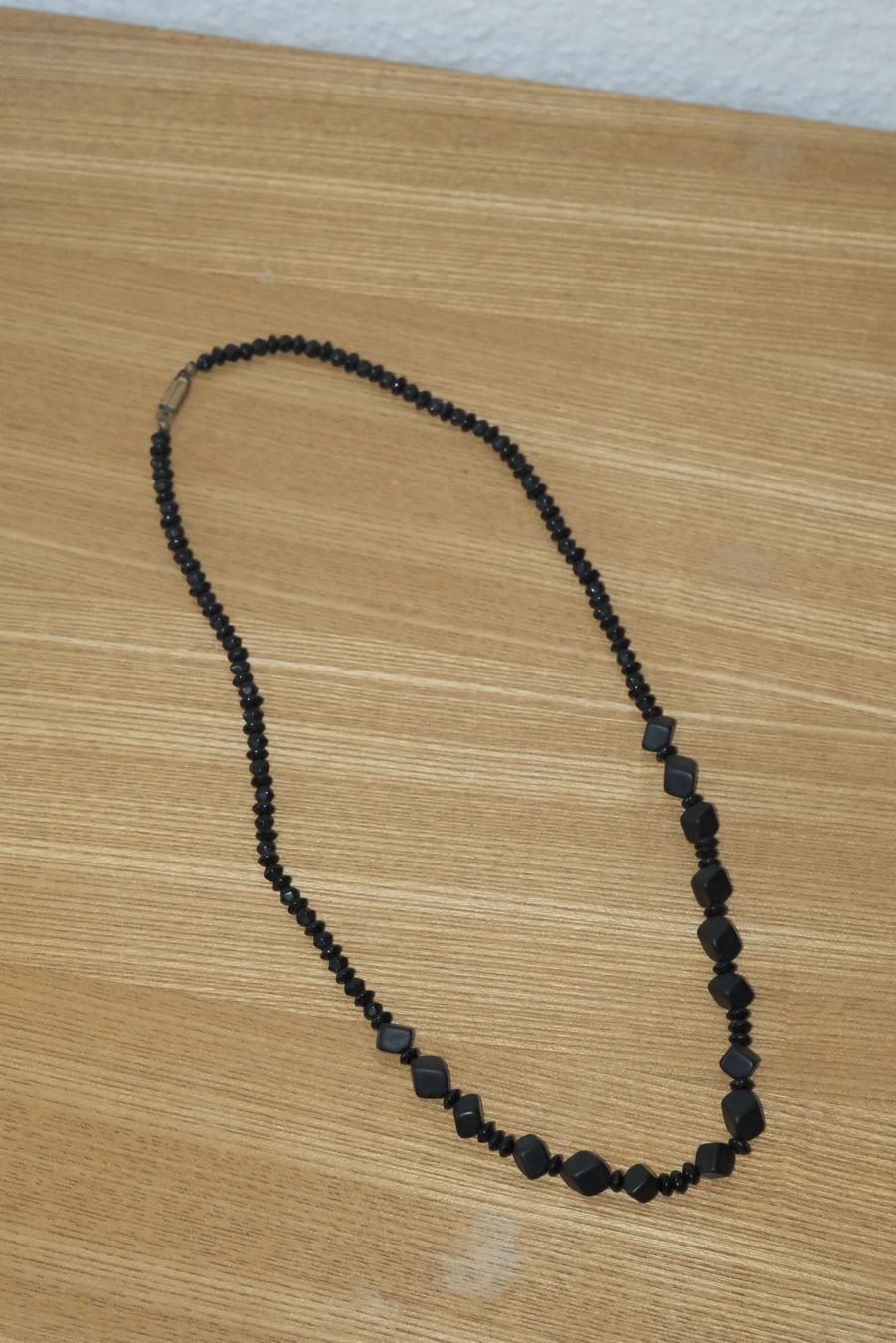 Catenine: Schwarze Halskette – Usato da Basel venduto da Bluemoewe