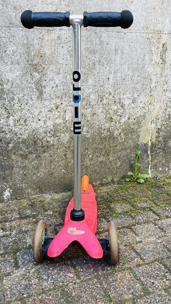 Micro Kickboard: Micro Roller Rot – Usato da Schönenbuch venduto da hug_f2ny 5