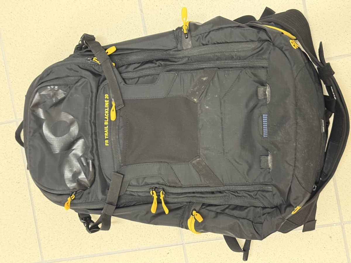 Evoc Zaini: Evoc FR Trail Blackline 20 Backpack Protector Yellow Black M – Usato da Coldrerio venduto da Crivelli