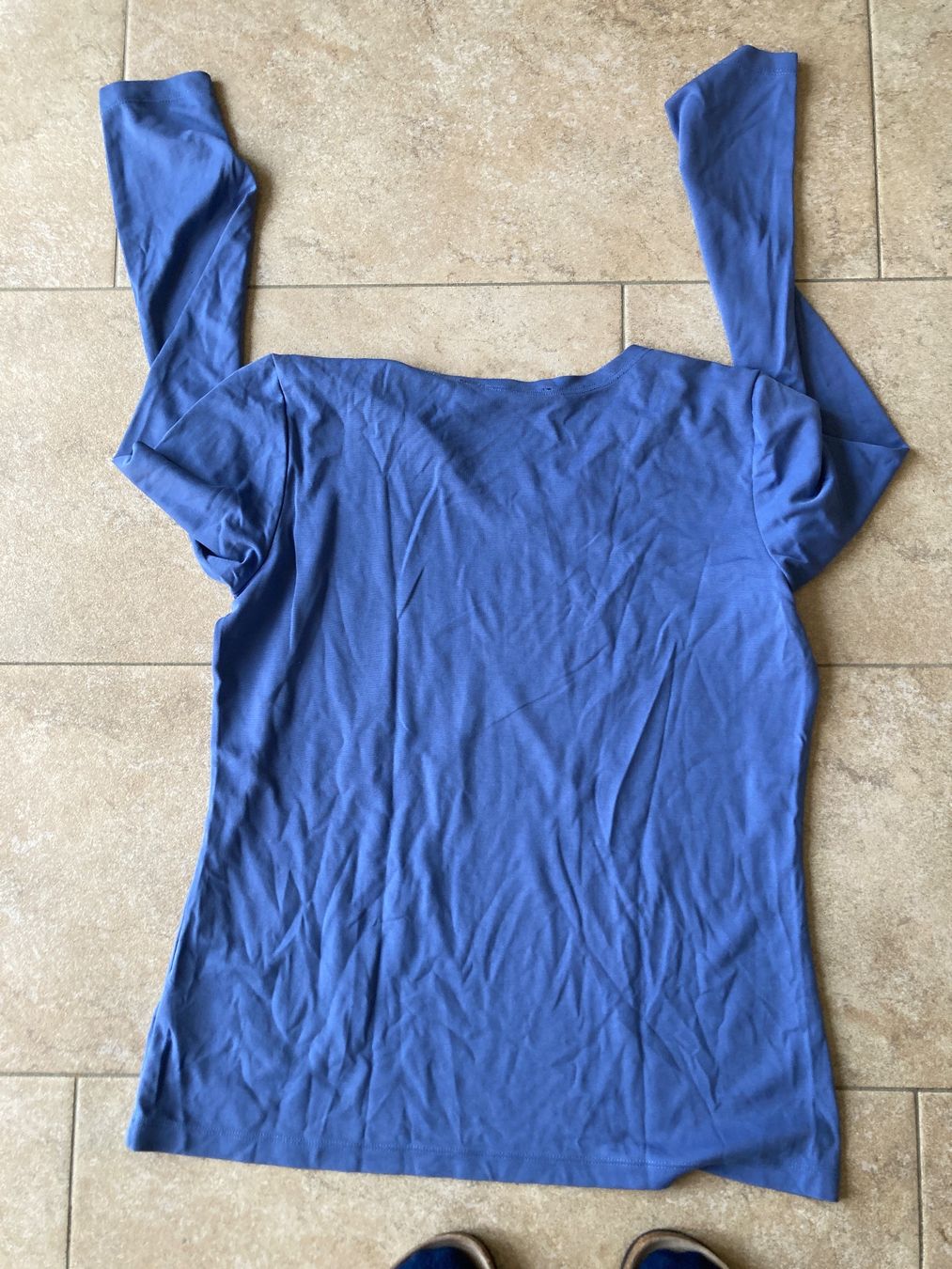 Maglioni & Felpe: Dünnes Damen Shirt, Grösse M hellblau – Usato da Gelterkinden venduto da froggy80 1
