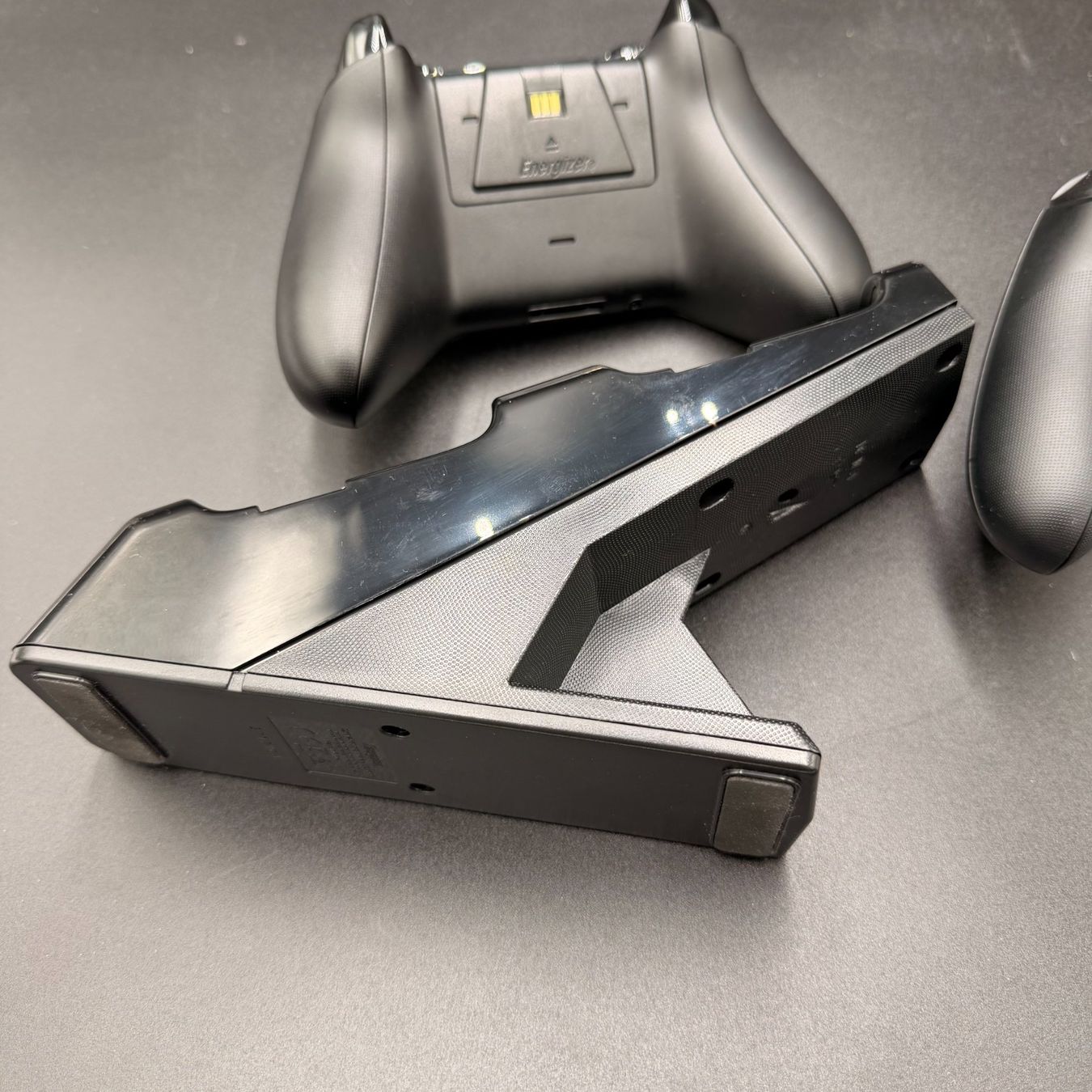 Controller: 2× Xbox Controller mit Ladestation – Usato da Düdingen venduto da Nerdworld 5