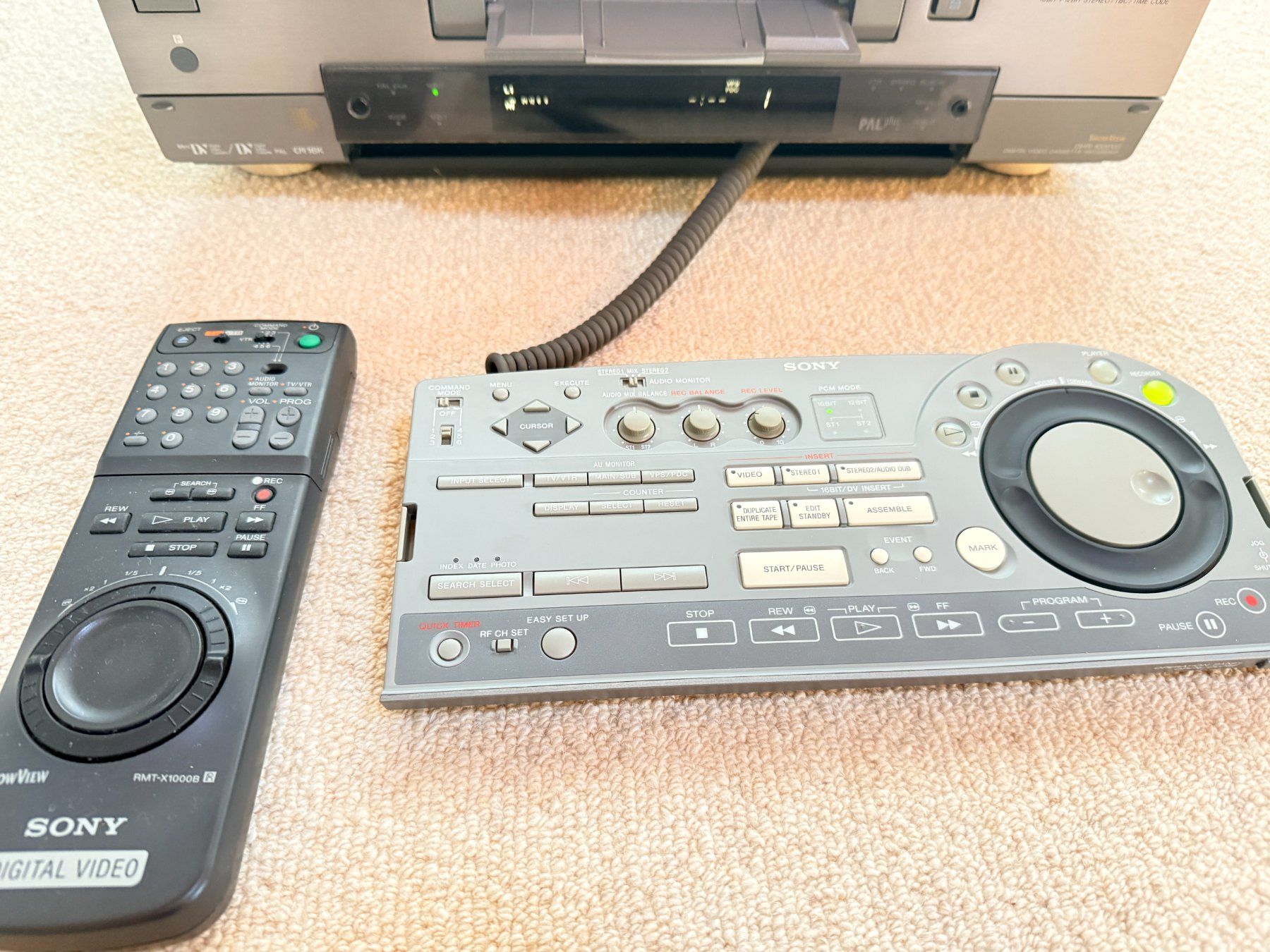 Sony Registratori: Sony DHR-1000VC Digital Video Player / Recorder DV Mini DV – Difettoso da Hilterfingen venduto da Tomz 5