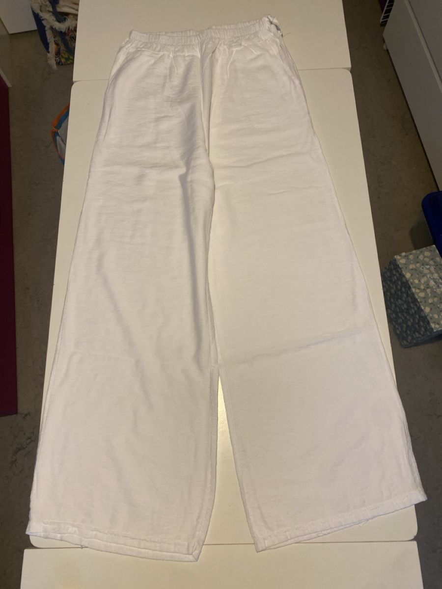 Pantaloni: Sommerhosen Weiss Gr. S – Usato da Jona venduto da sarasaftladen
