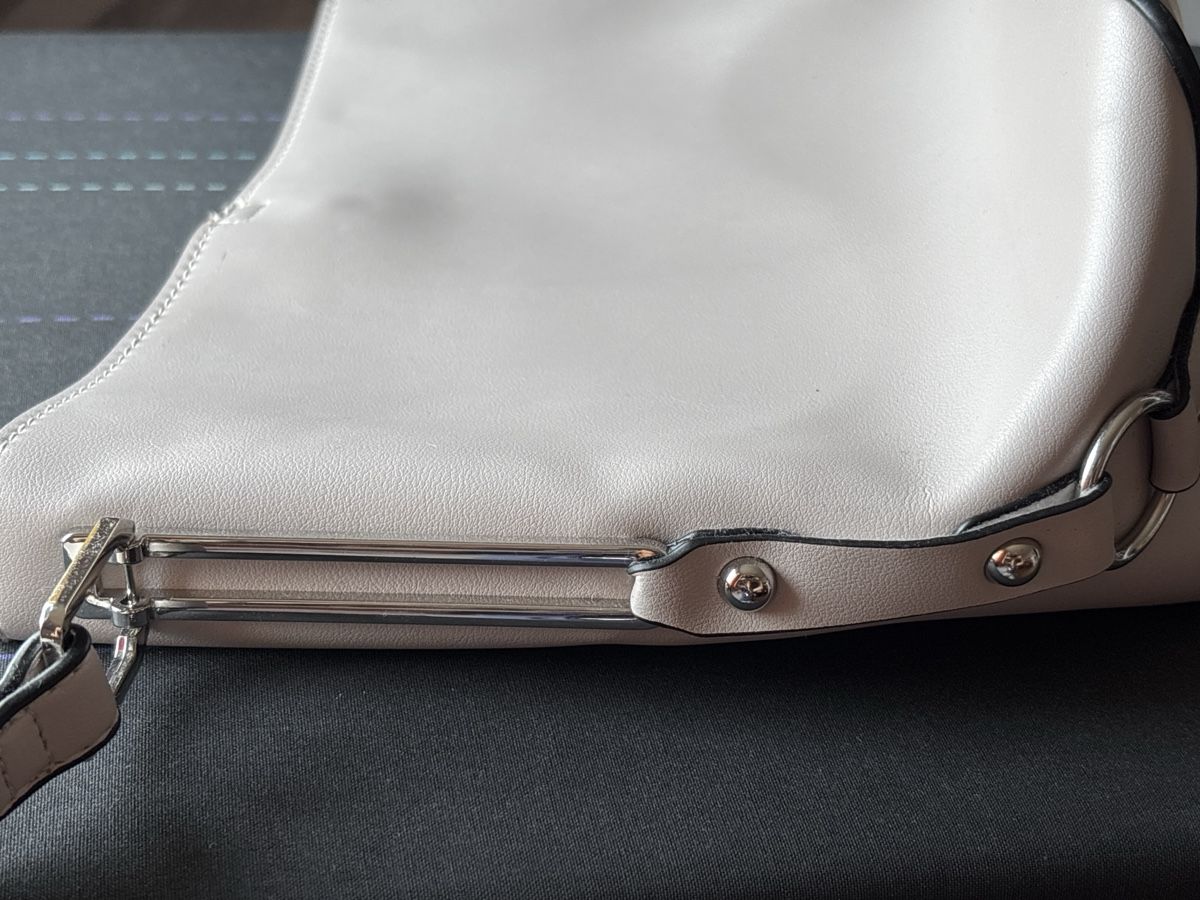 Taschen: Hellbeige Schultertasche – Gebraucht aus Kesswil von Branca-01 9