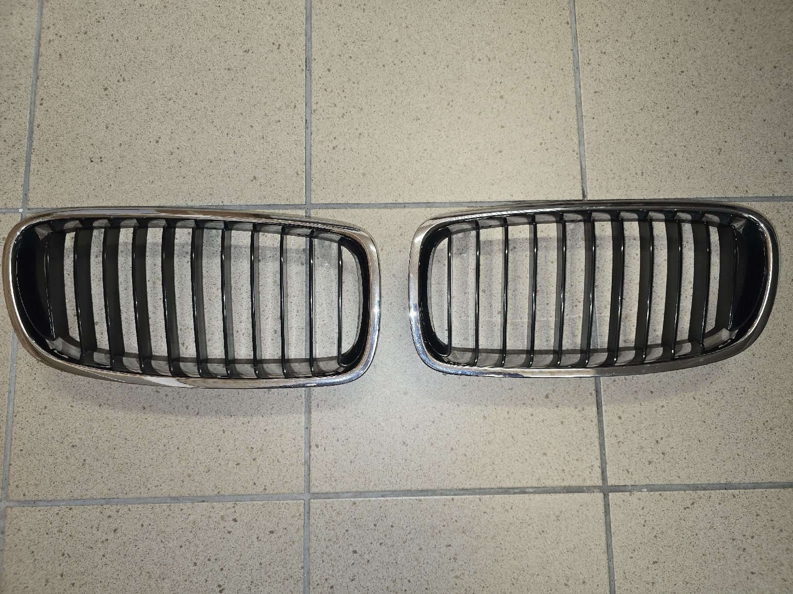BMW Tutti pezzi di ricambio auto: Calandre BMW série 3 F31 – Usato da Biel/Bienne venduto da Mobile-Smart
