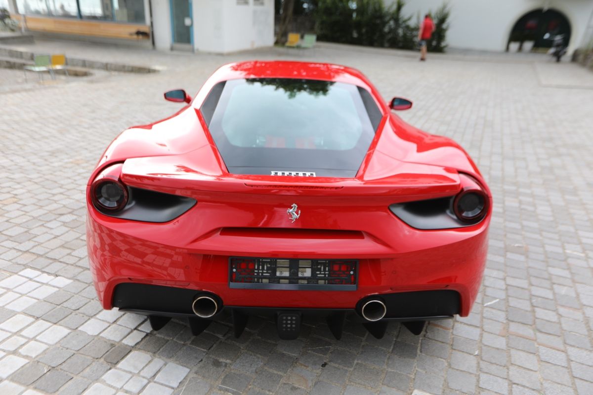 Ferrari Automobili: Ferrari 488 GTB, Top Zustand – Usato da Luzern venduto da Christian-07 6