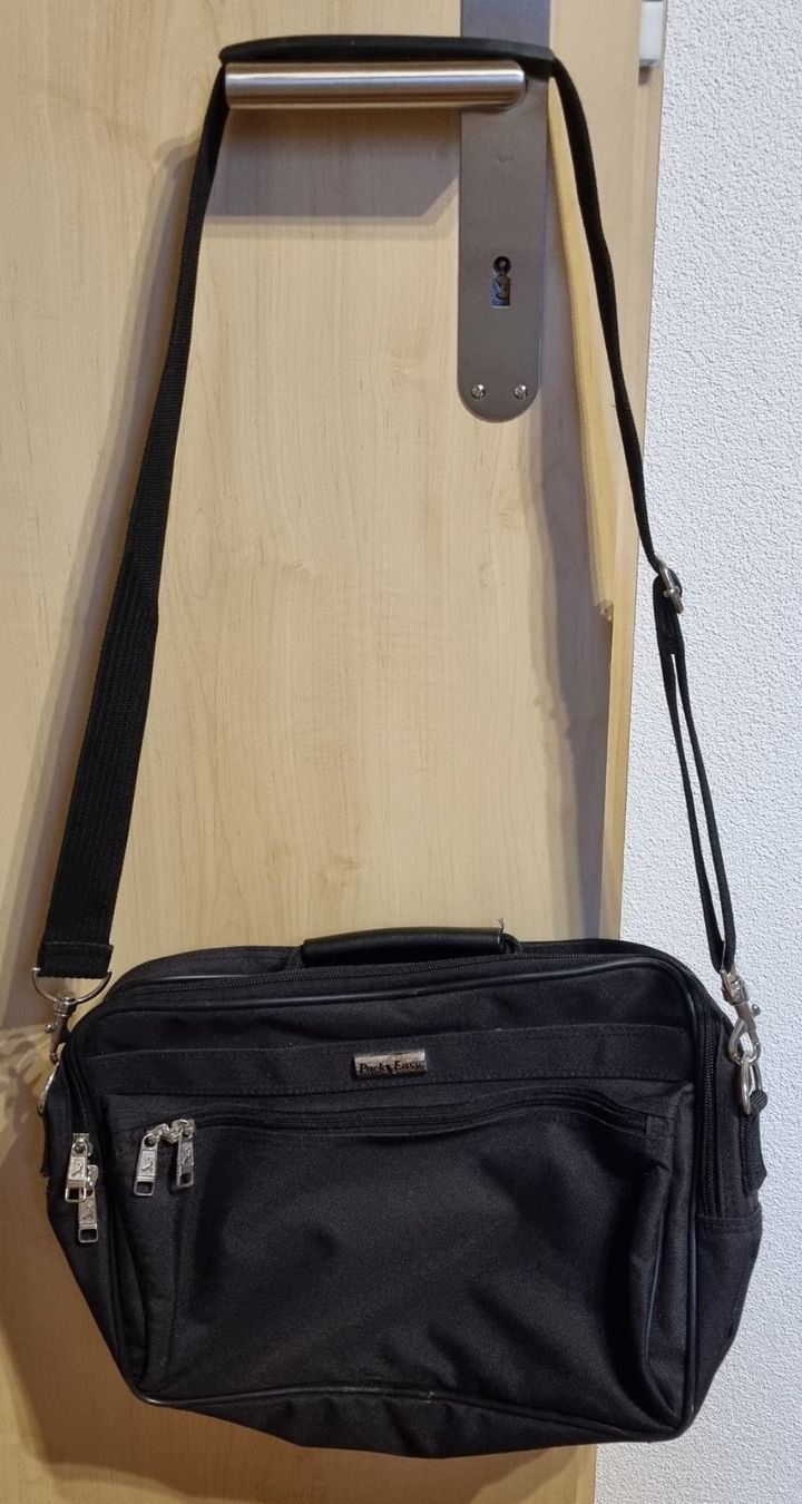 Sacs: Laptoptasche – D'occasion à Schwanden i. E. par romikh