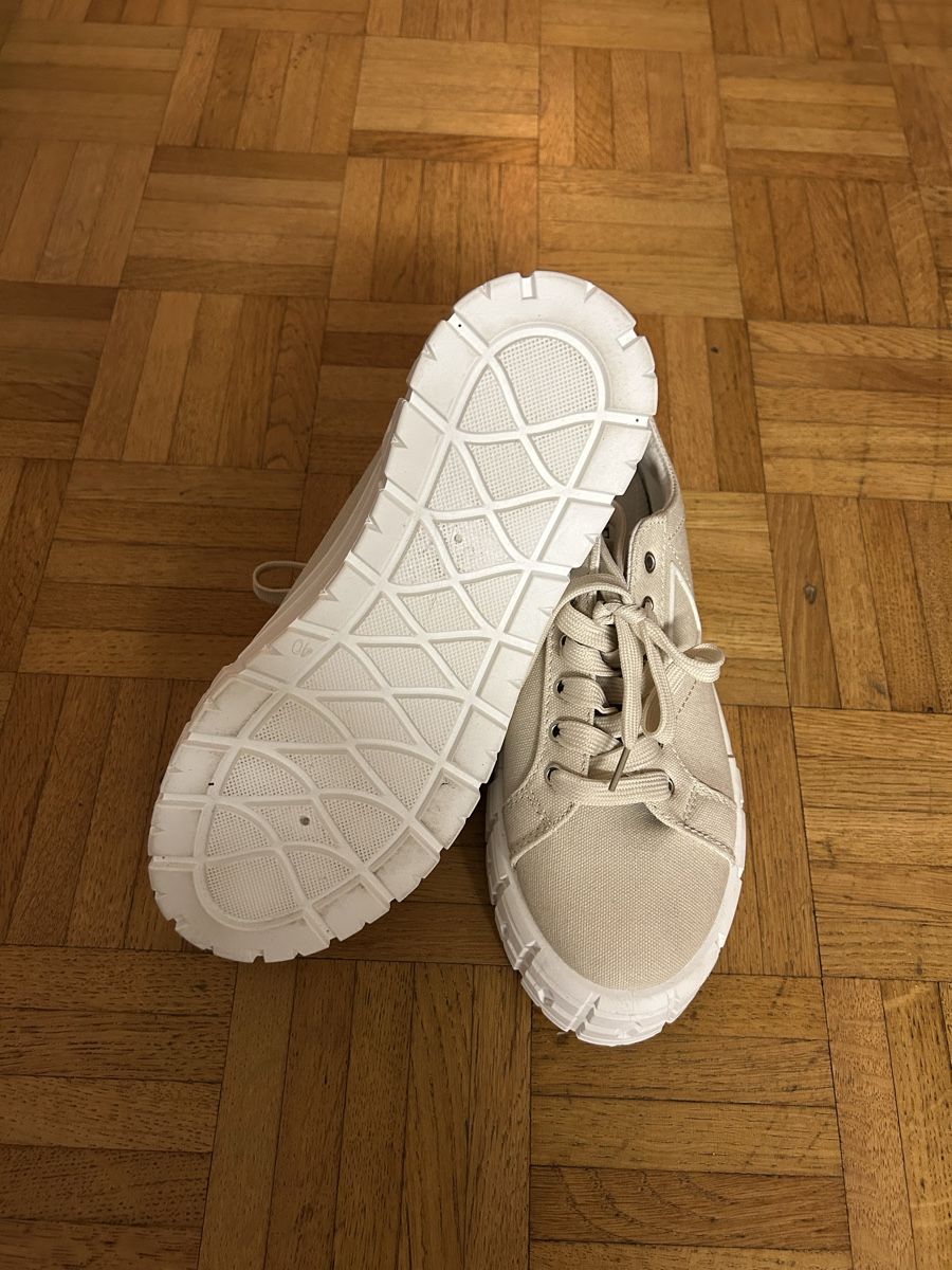 Scarpe da donna: Beige Sneaker – Nuovo (secondo la descrizione) da Zürich venduto da alv_pqz2 1