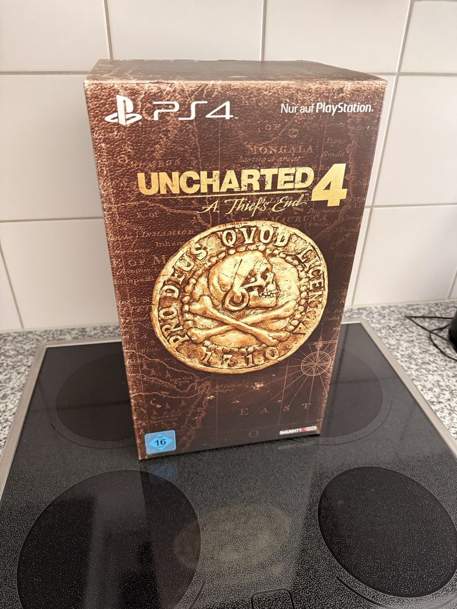 Sony Console: PS4-Konsole mit 3 Controller, Ladestation für Controller – Usato da Zürich venduto da mic_v2gm 6