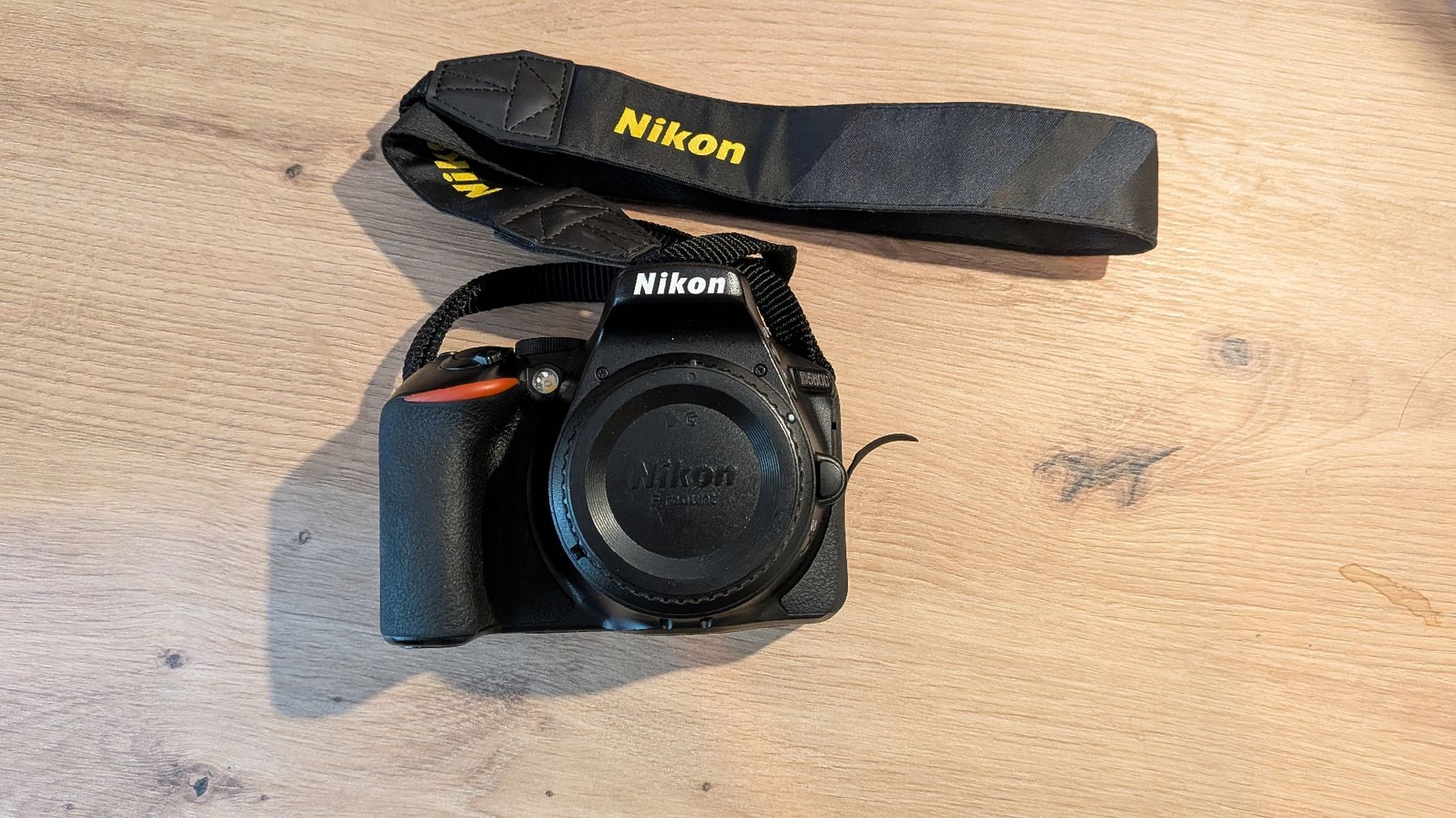 Nikon Fotocamera: Nikon D5600 + 18-55mm Lens, Originalverpackung – Usato da Remetschwil venduto da oli_dn7w 2