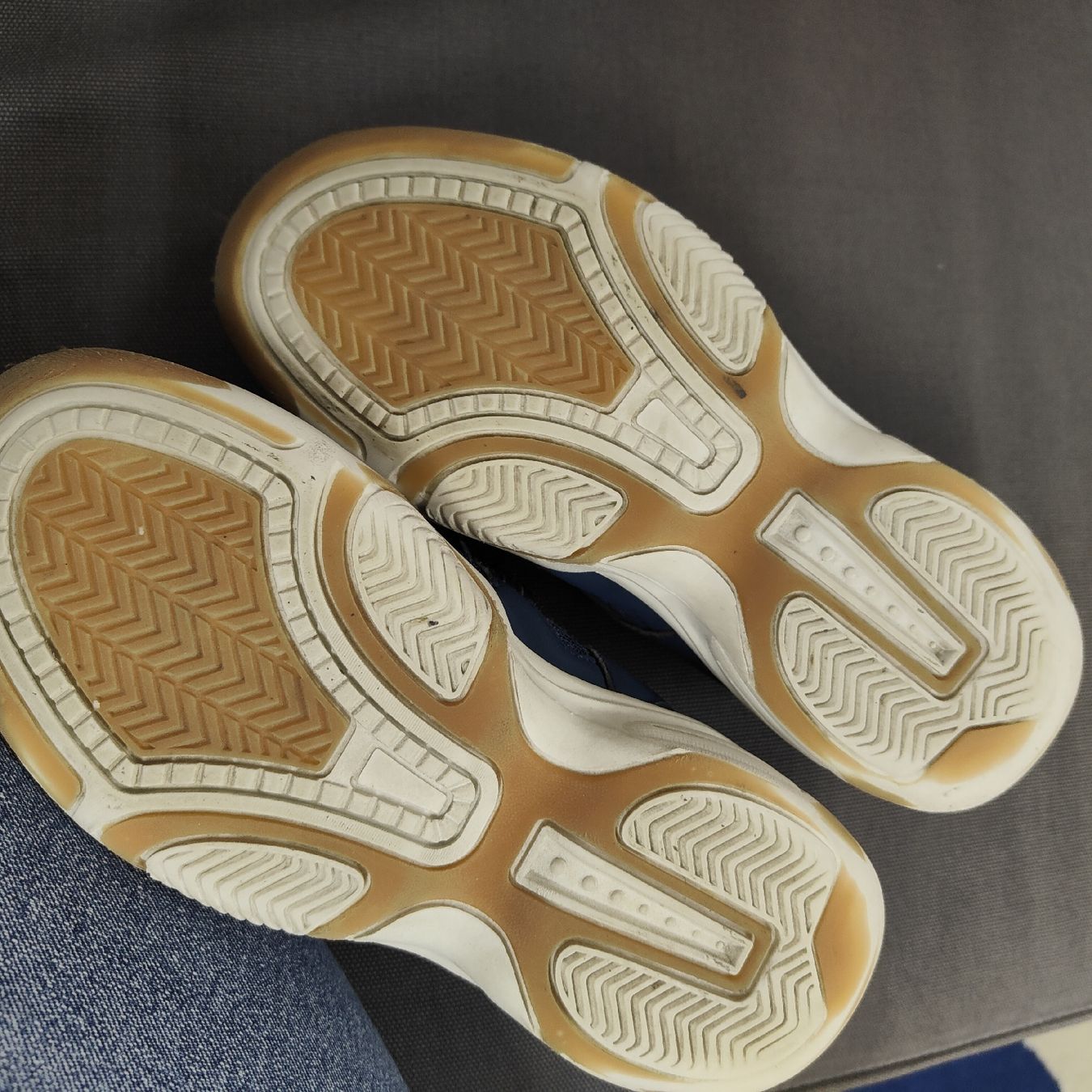 Fila Schuhe für Jungen: Fila Hallenturnschuhe Grösse 34 – Gebraucht aus Rapperswil SG von SabinaBischof 1