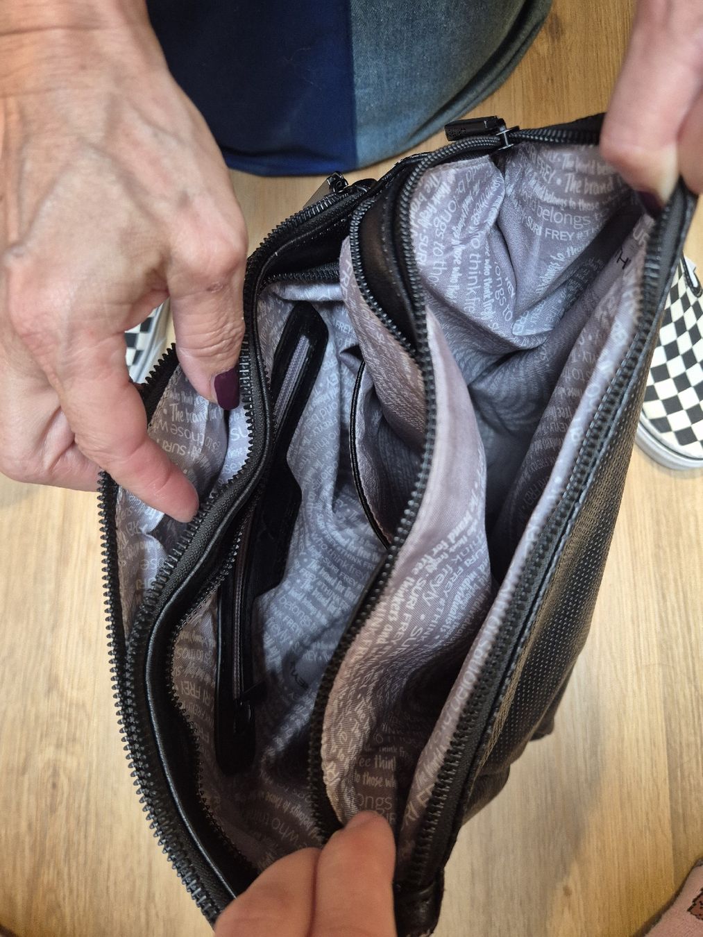 Suri Frey Sacs femmes: Suri Frey Handtasche schwarz – D'occasion à St. Gallen par ali_tms5 1