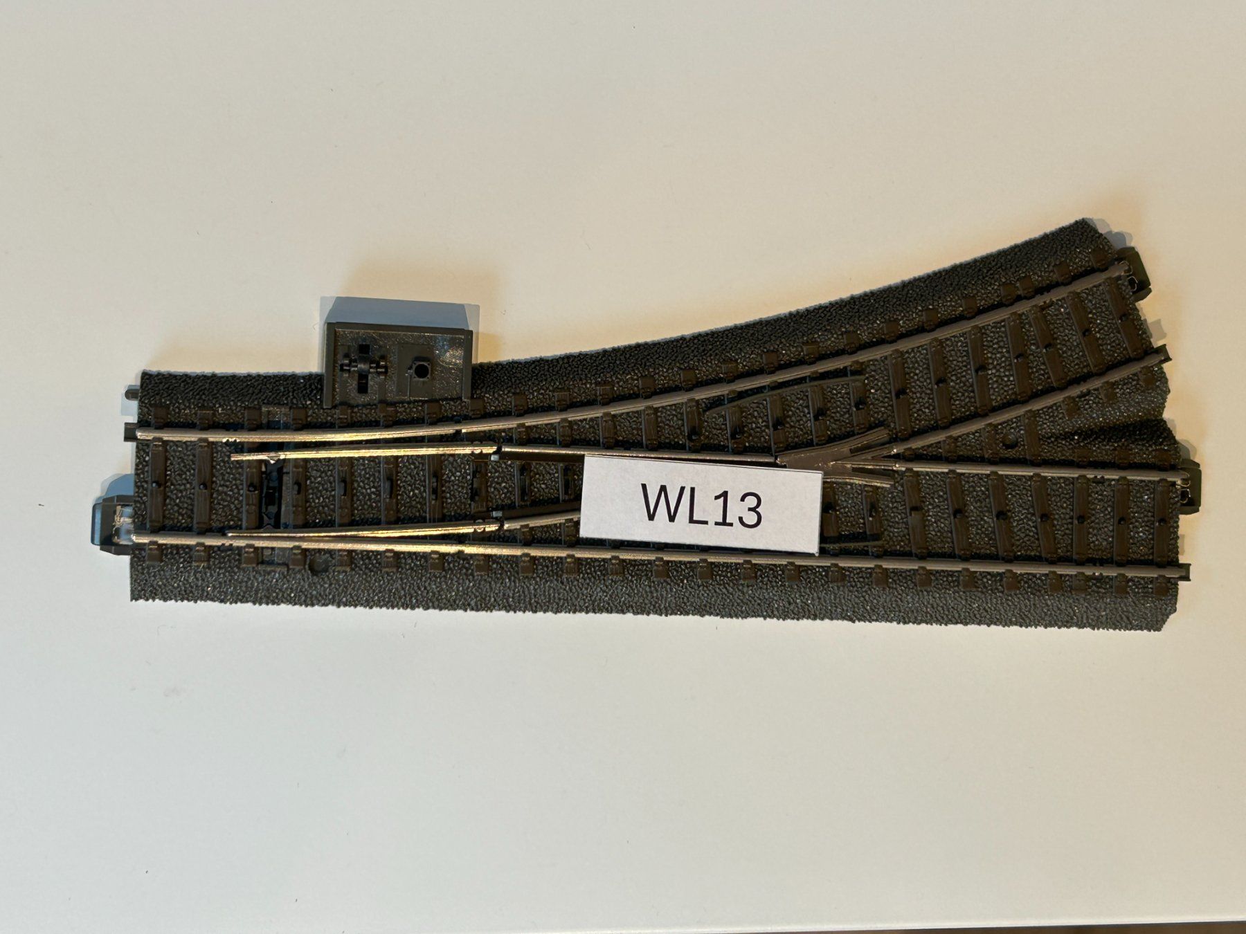 Märklin Modelleisenbahnen: Märklin Weiche 24611 links / Antrieb / Decoder – Gebraucht aus Rottenschwil von master007pc
