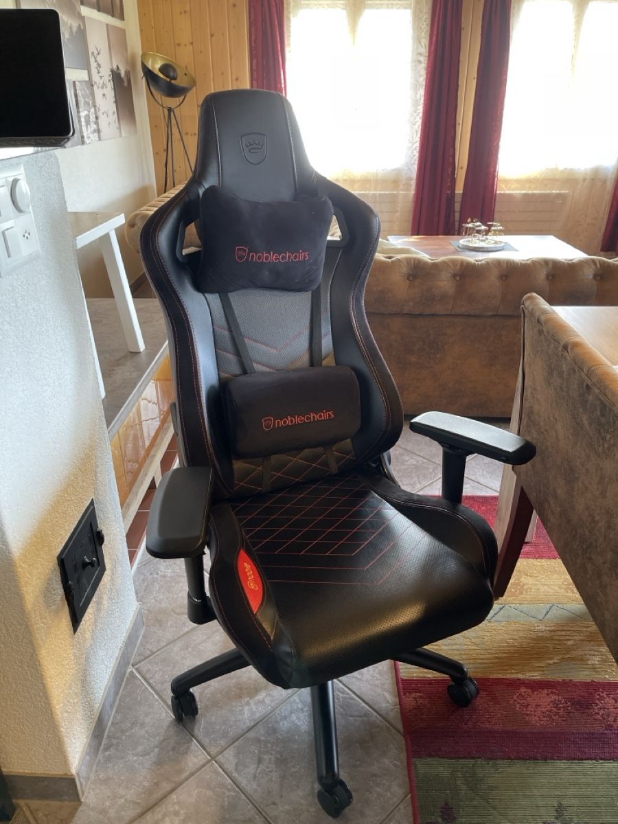 Noblechairs Chaises: Noblechairs Gaming Stuhl schwarz rot – D'occasion à Eriz par qot 3