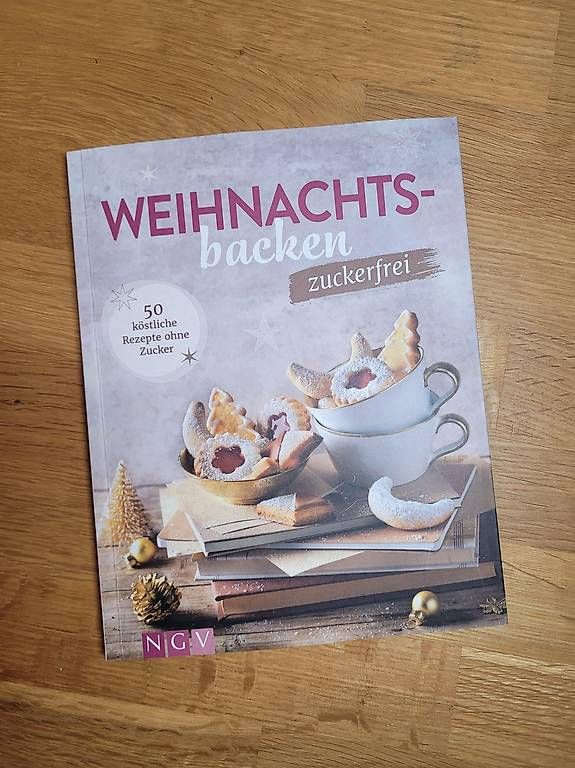 Livres: Weihnachtsbacken zuckerfrei – D'occasion à Heimberg par cards_by_isa