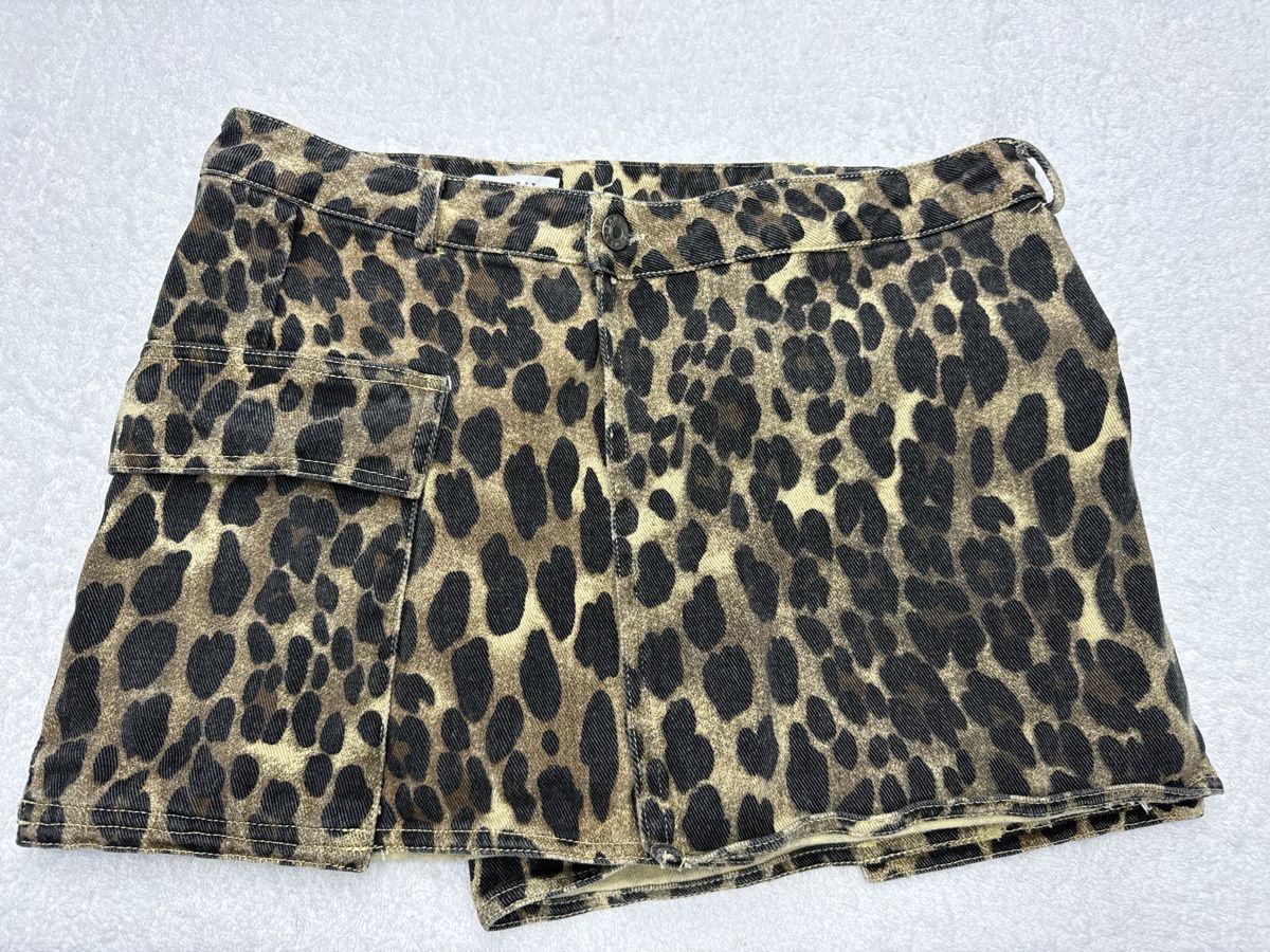 Pantaloni: Jupe Short Imprimé Léopard Taille L État Neuf – Nuovo (secondo la descrizione) da Chenens venduto da anasantos90