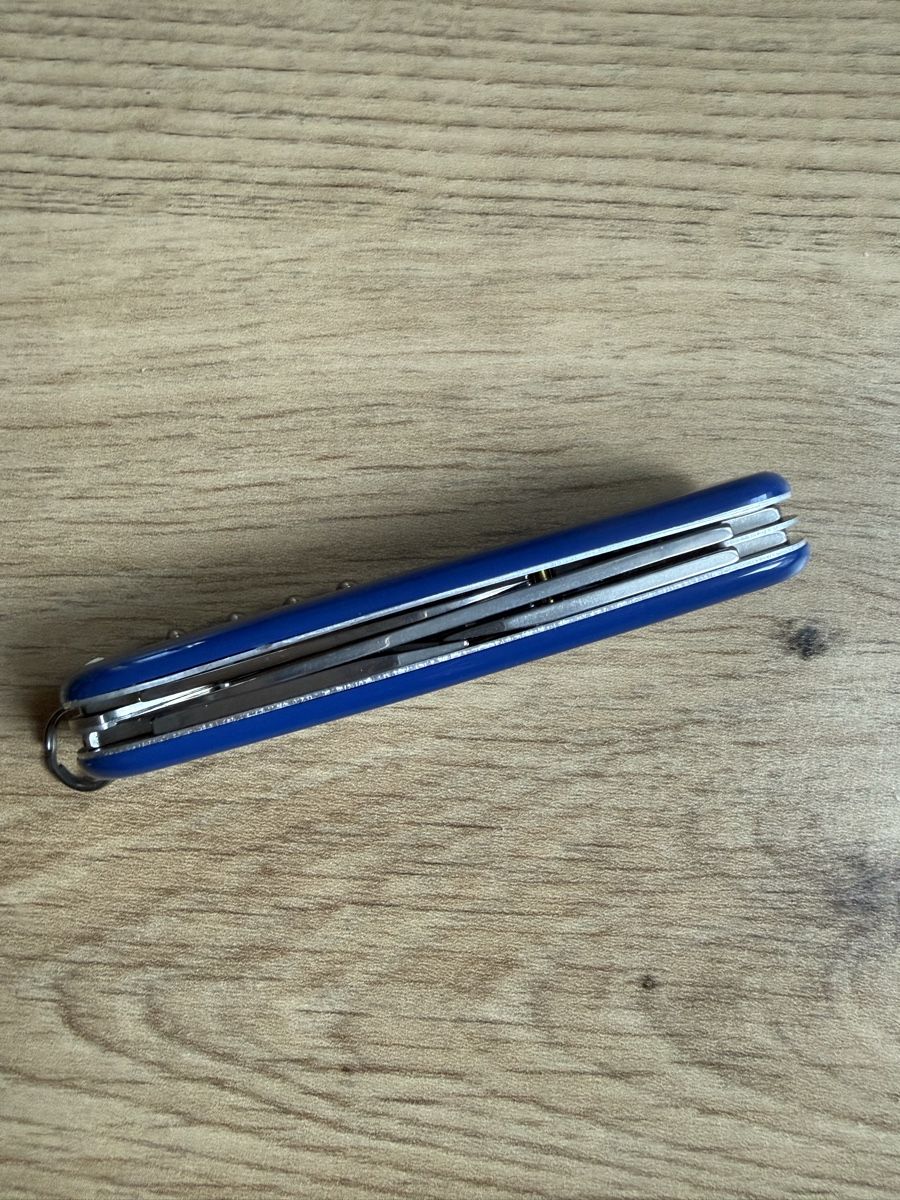 Victorinox Coltelli tascabile: Victorinox Baloise Sackmesser – Usato da Buch am Irchel venduto da Sweetharth 1