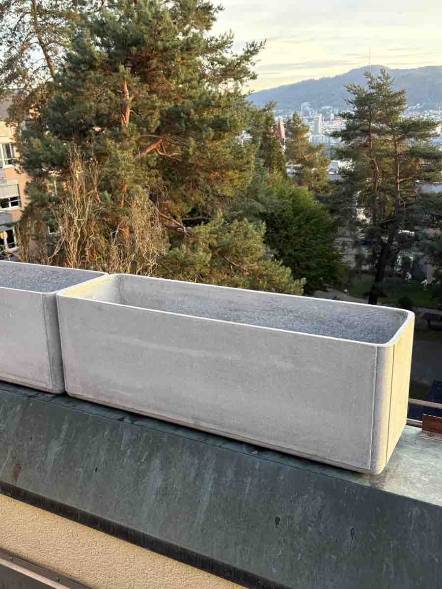 Vasi per fiori: 2x Blumentrog Eternit grau – Usato da Zürich venduto da Simonsev 1