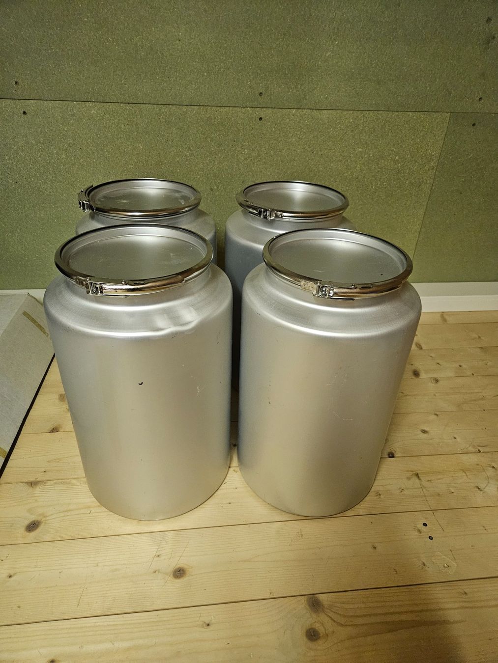 Accessori: 4 Fässer aus Aluminium – Usato da Münchwilen AG venduto da pel_y9jx