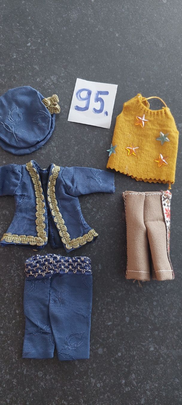 Puppen: kleine Puppenkleider  – Gebraucht aus Muri AG von nindo1 9