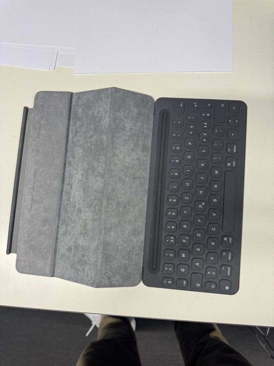 Apple Tastiere: Apple A1772 Smart Keyboard for iPAD Pro 9.7 – Usato da Frauenfeld venduto da cinque 1