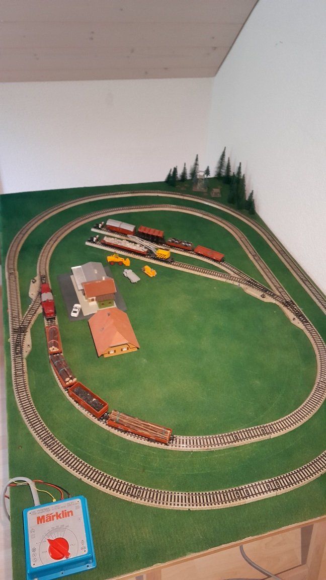Märklin Modellini di ferrovie: Eisenbahnanlage Märklin H0 – Usato da Böckten venduto da Glevum 1