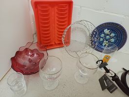 Lot 12 Tasche mit Gläsern und diversem z.b für Flohmarkt