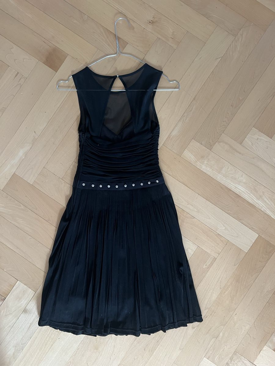 Guess Vestiti: Guess Kleid schwarz Grösse XS  – Usato da Zürich venduto da Alexandra2206 1
