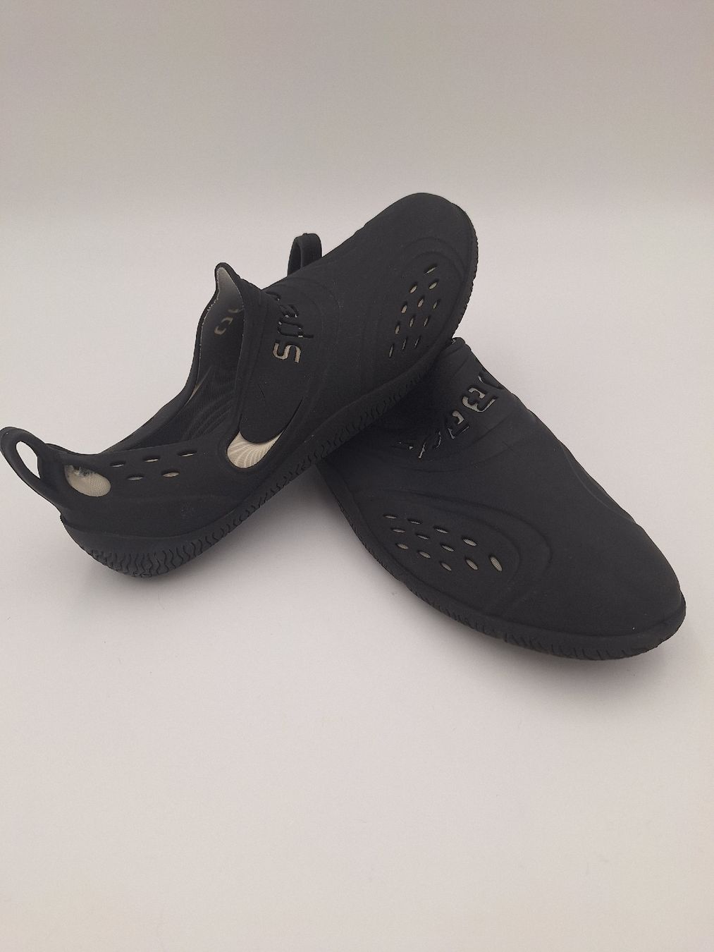 Herrenschuhe: Badeschuhe Spidi Grösse 39 schwarz – Gebraucht aus Horw von lee_mml6