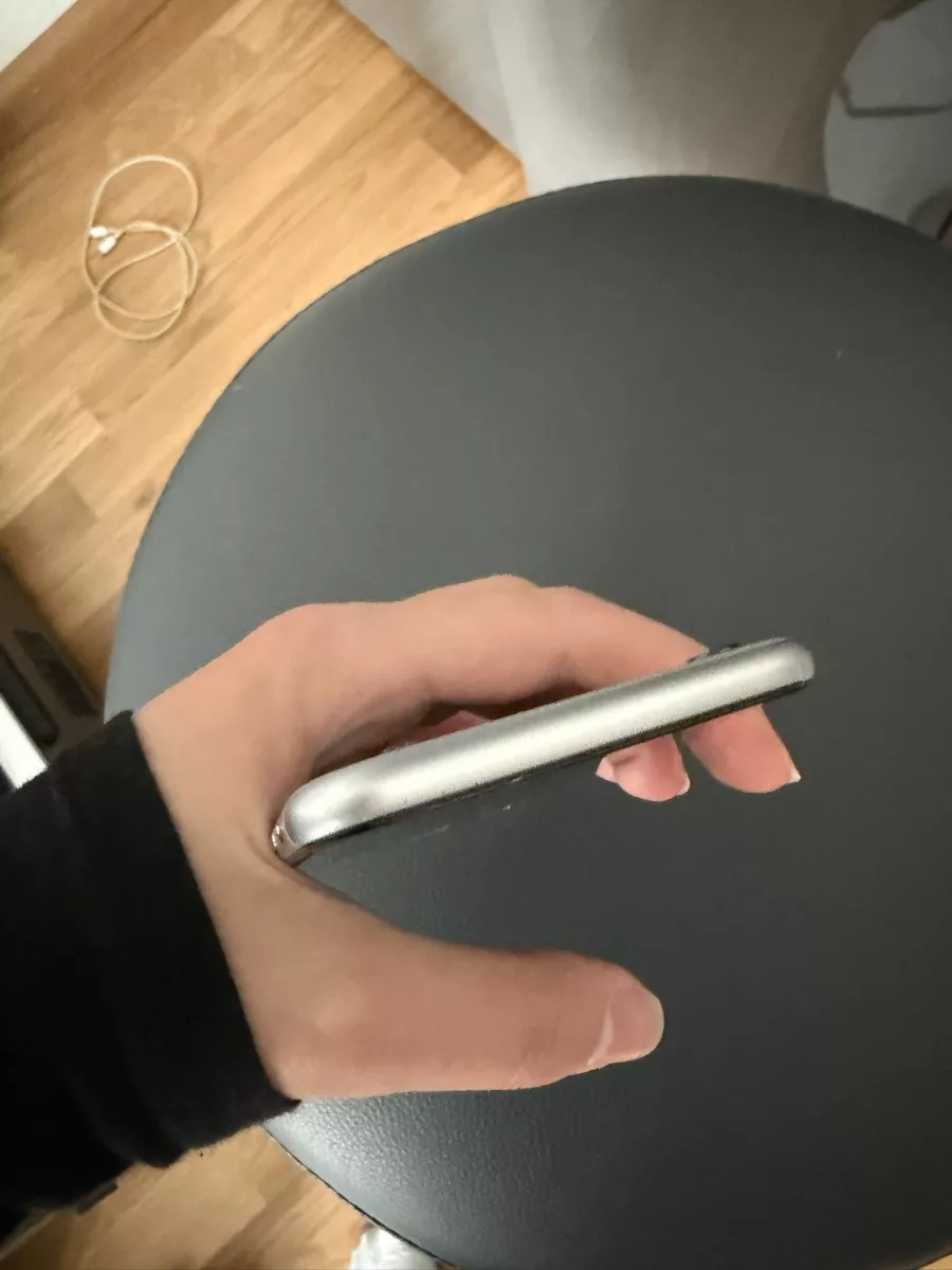 Apple Telefoni cellulari / Smartphones: iPhone 6 – Usato da Basel venduto da Leyla_12 3