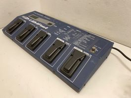 Showtec Lightfoot 4 Fußcontroller mit 4 Kanälen, 2 x Bulgin