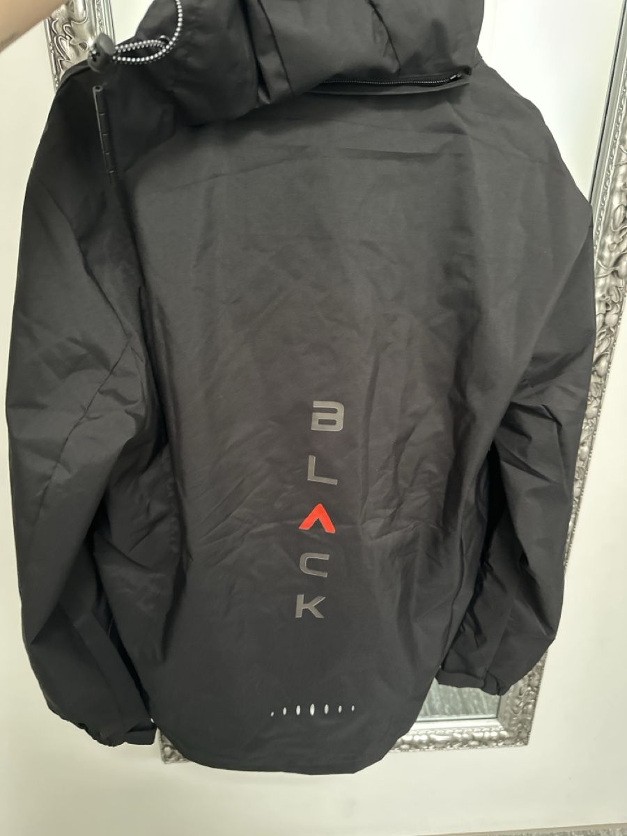 Vestes: Sela Black Shell Jacket, size L - Waterproof & Windproof – Neuf (Voir description) à Sementina par NinaDel 5