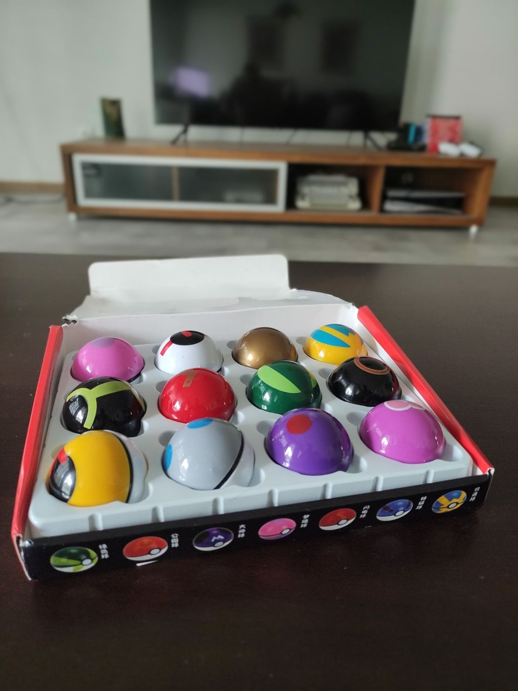 Giocattoli: 12 figurines Pokémon avec Pokeball – Nuovo (secondo la descrizione) da YVERDON-LES-BAINS venduto da Tony-no