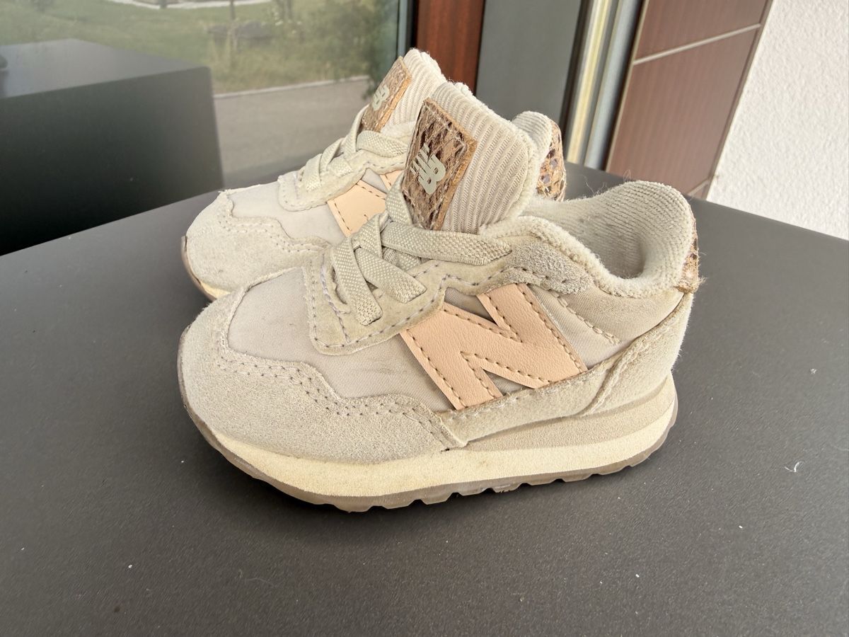 New Balance Chaussures garçon: New Balance Sneaker Size 20 – D'occasion à Diessenhofen par mar_8cyl 2
