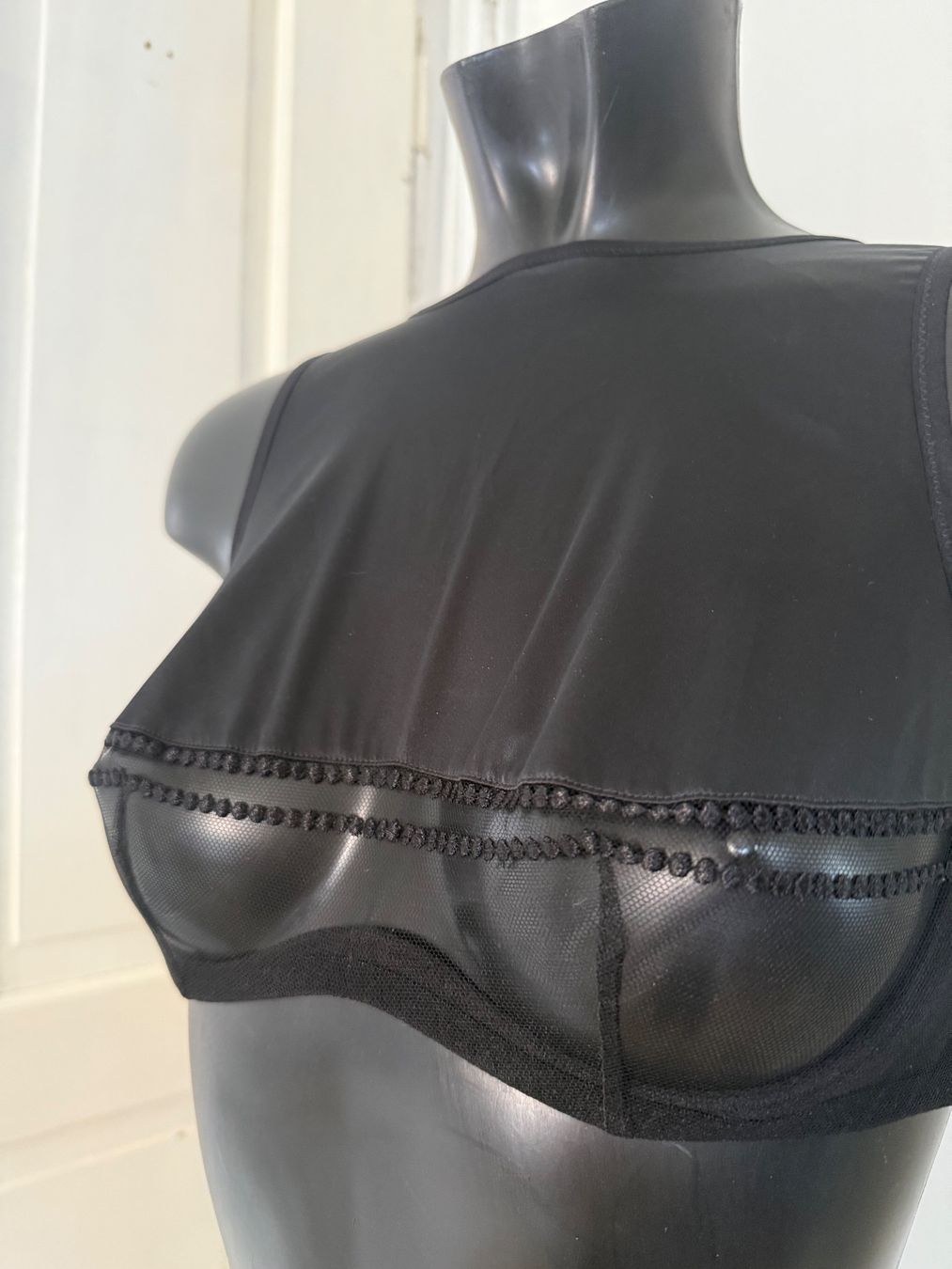 Sonstige Unterwäsche: Agent Provocateur underboob high-neck silk bra – Neu (gemäss Beschreibung) aus Baden von agora_newgeneration 1