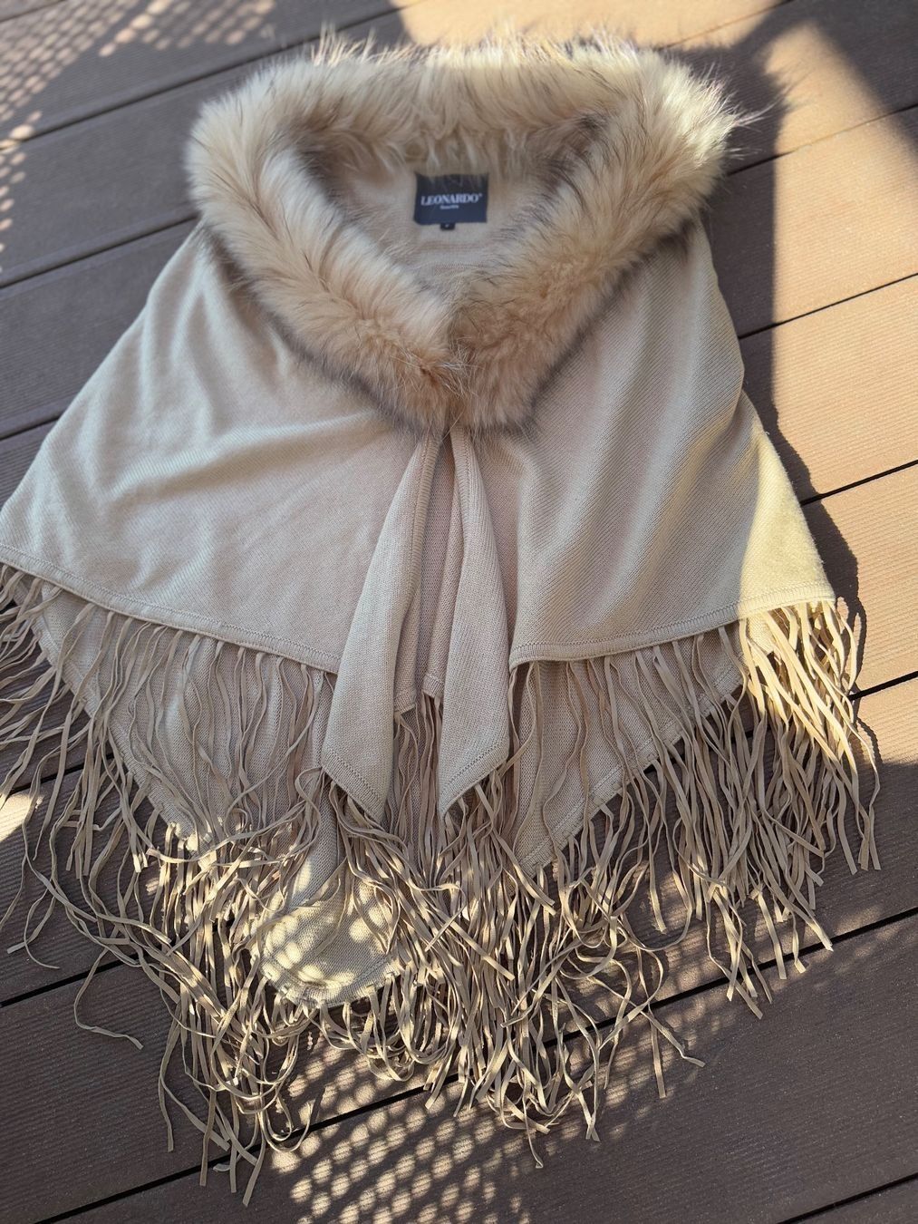 Altro in Moda donna: Poncho mit Pelz  beige LEONARDO – Usato da Bern venduto da BrischitteBern 3