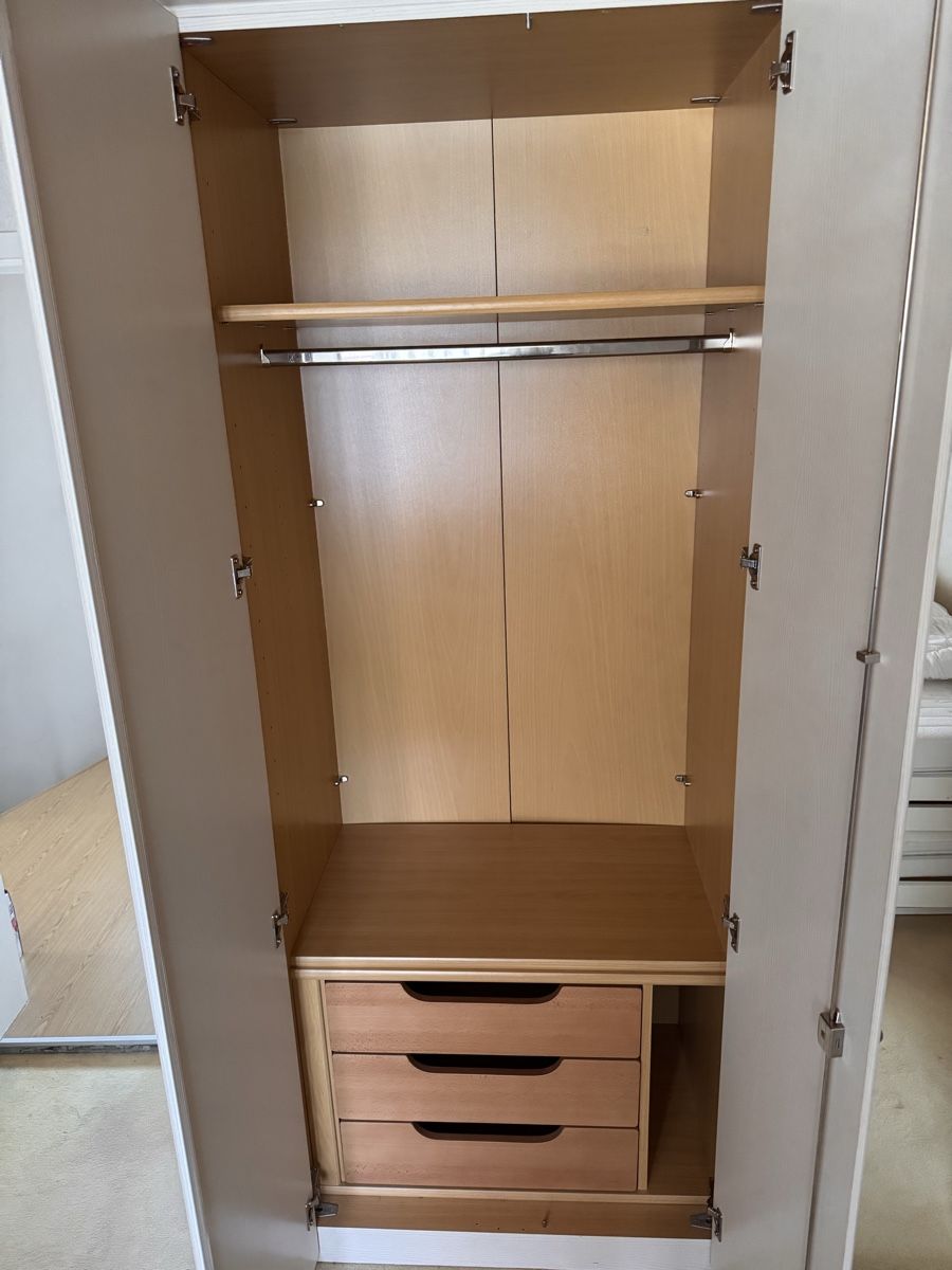 Armadi: Top erhaltener Kleiderschrank – Usato da Zürich venduto da Goliat21 1