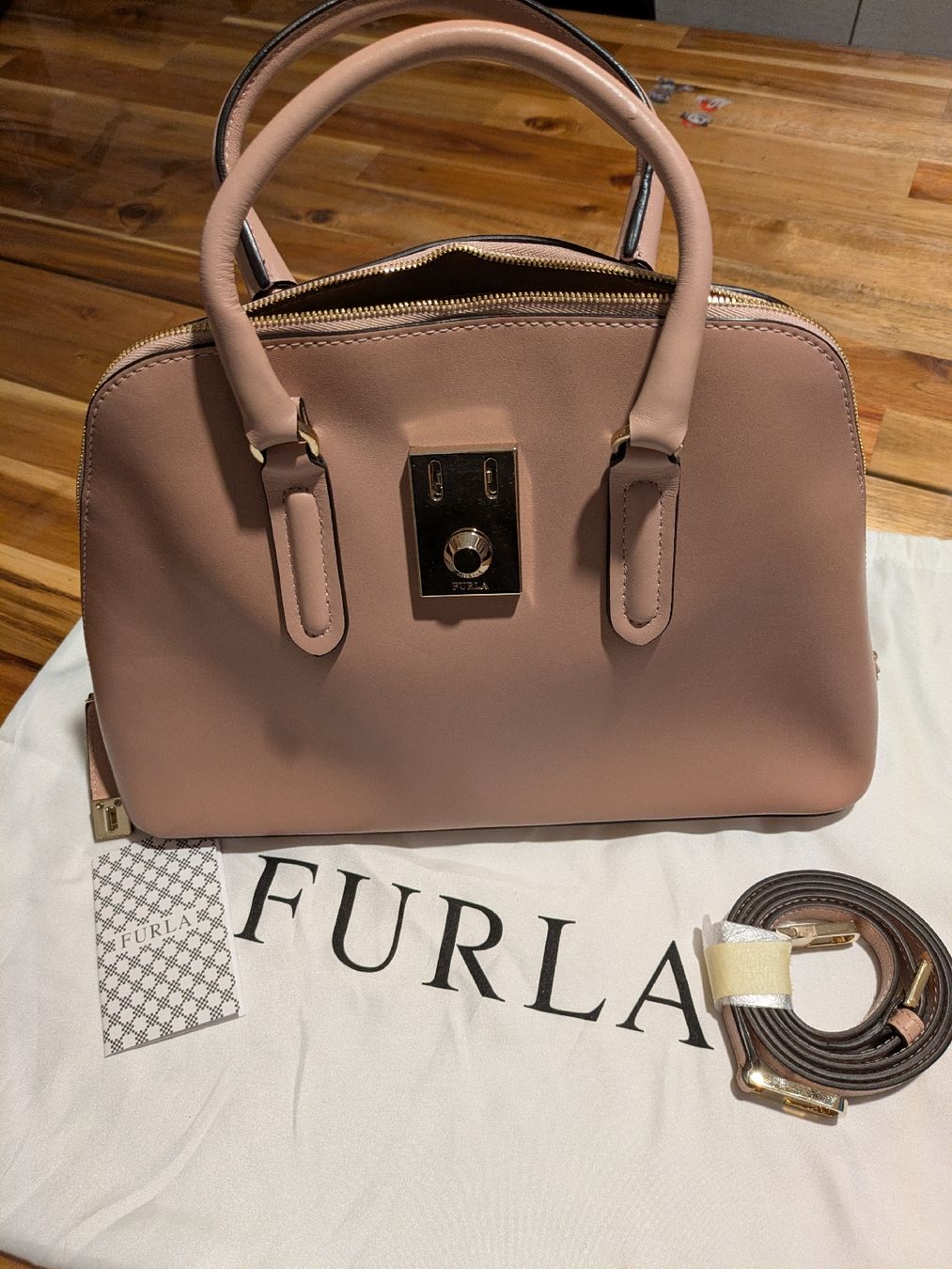 Furla Borse da donna: Sac à main Furla neuf – Nuovo e nell'imballaggio originale da Le Mont-sur-Lausanne venduto da elv_yyl8 6