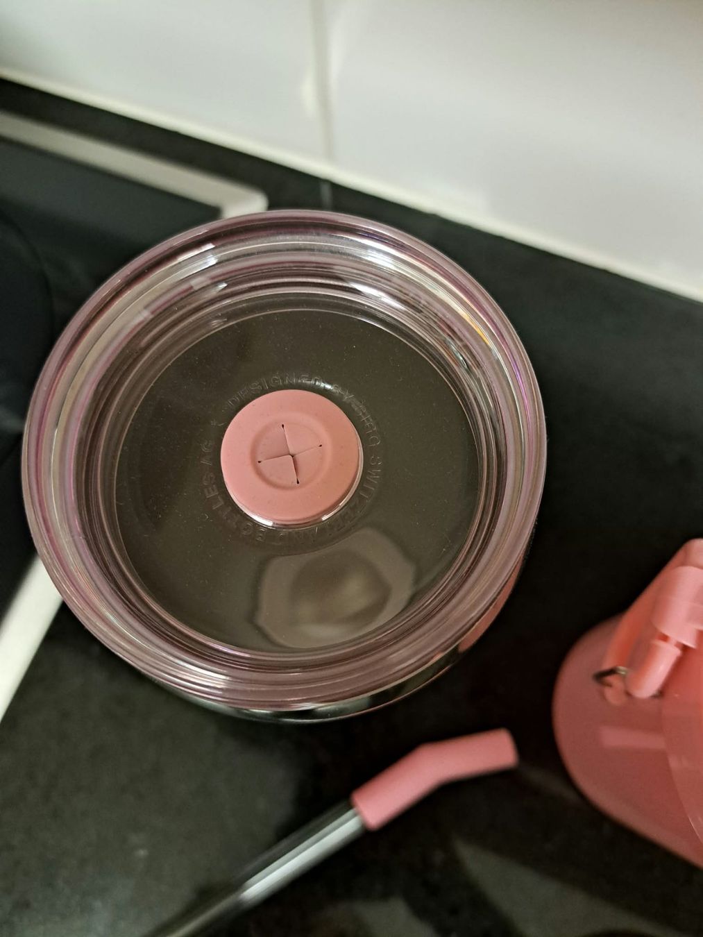 Behälter & Ähnliches: Set rosa thermo becher und shaker – Gebraucht aus Sisseln AG von schenk-figuren 3
