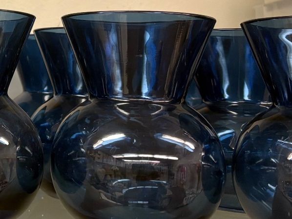 Vasi & Recipienti: Vase blau glas – Nuovo e nell'imballaggio originale da Oftringen venduto da SCHIBLI1 1