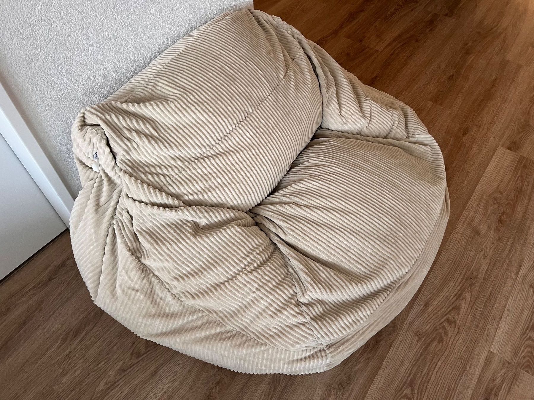 Sessel: flauschiger Sitzsack Cord – Gebraucht aus Schaffhausen von Nanaimo 1