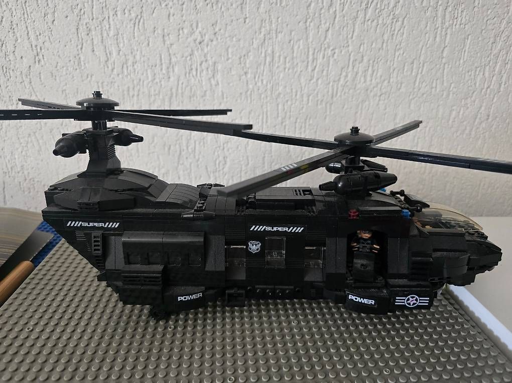 Kit di costruzioni: Militärhubschrauber aus Bausteinen – Usato da Brüttisellen venduto da mfran