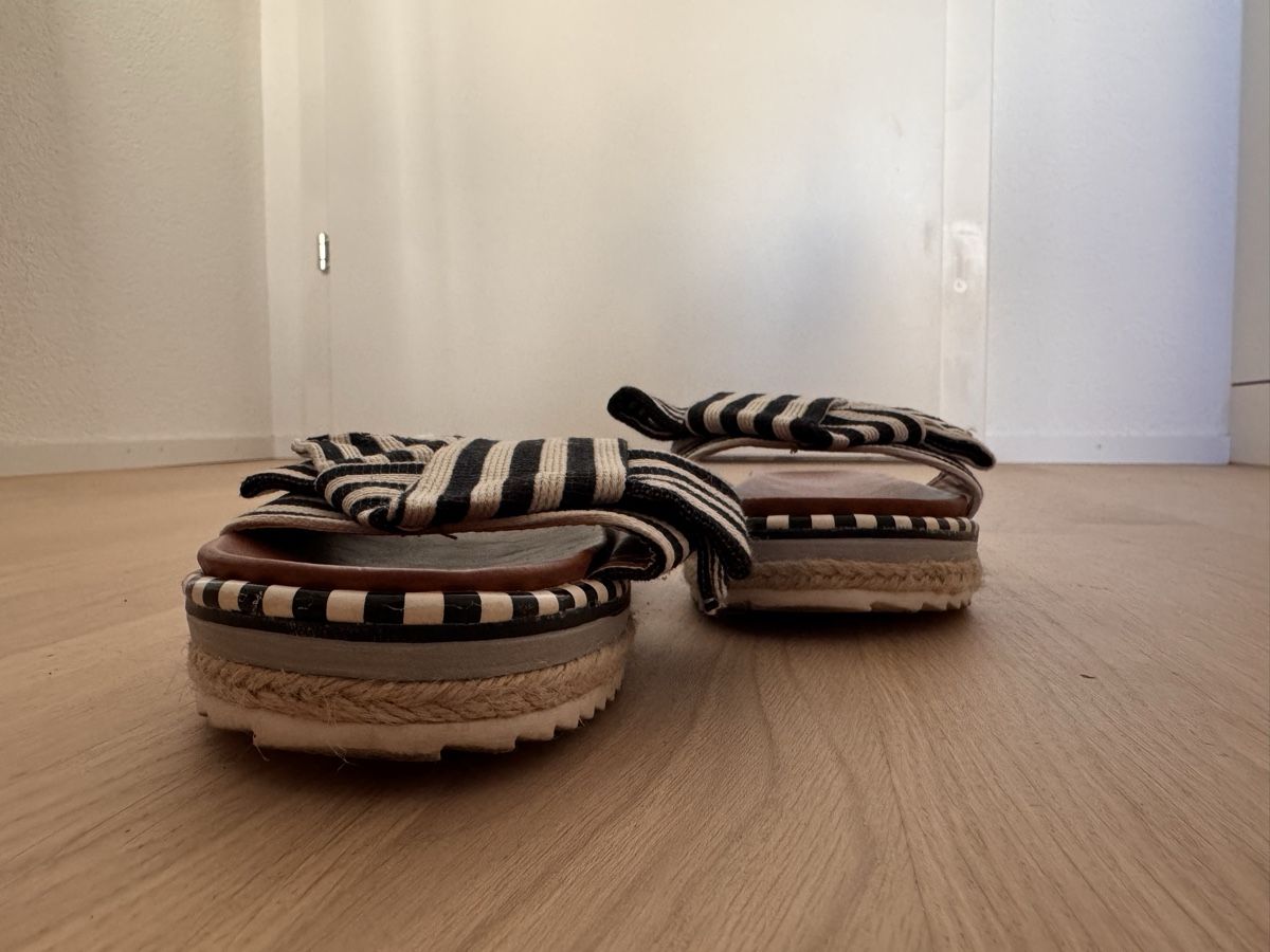 Chaussures femmes: Sandals platform size 37 striped bow – D'occasion à Dübendorf par ClaraS. 4