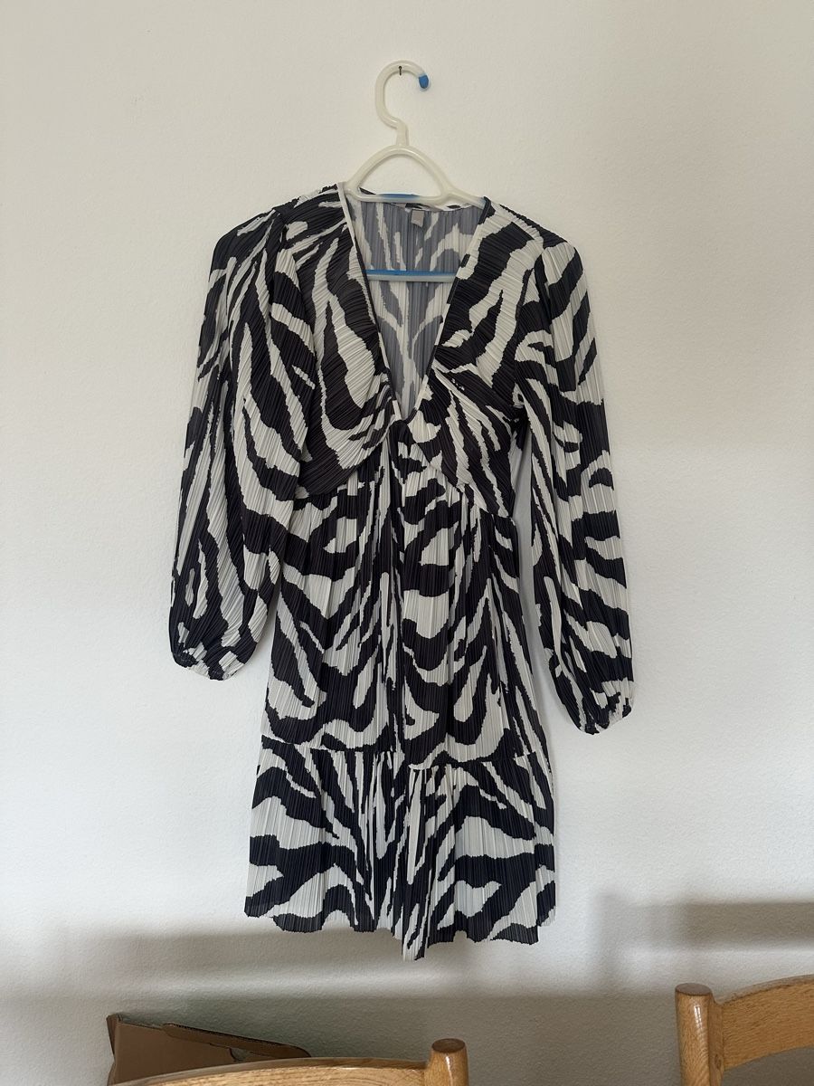 H&M Robes: H&M Sommerkleid – Neuf (Voir description) à Stäfa par buecher10 1