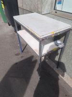 Beistelltisch Metallgestell mit zwei Ablagen gebraucht