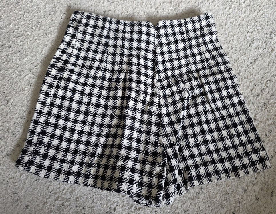 Zara Pantaloni: Short Zara taille 36, jamais porté – Nuovo (secondo la descrizione) da Vevey venduto da Renka2011 2