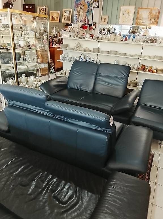 Divani: 2Sitzer / Ledersofa in Dunkelblau Echtleder – Usato da Neuhausen am Rheinfall venduto da galleria13 2