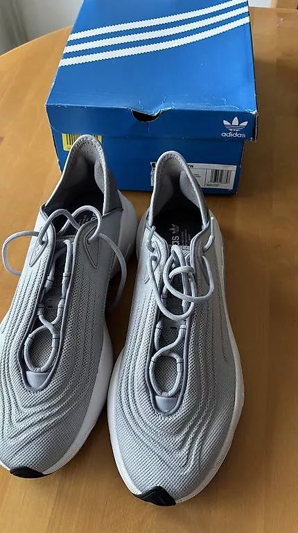 Herrenschuhe: Baskets Adidas  – Gebraucht aus St-Blaise von Chemar 1