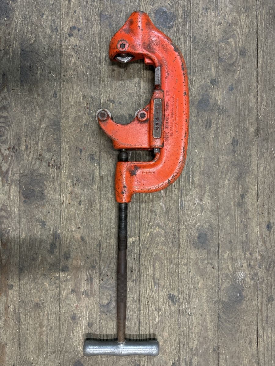 Ridgid Tutti gli attrezzi: Ridgid Rohrabschneider Nr. 4 – Usato da Baar venduto da Hillsboro